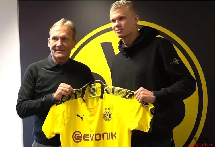 WTT香港总决赛：孙颖莎因伤退赛，蒯曼晋级决赛（WTT香港总决赛：孙颖莎伤退，蒯曼闯入决赛）