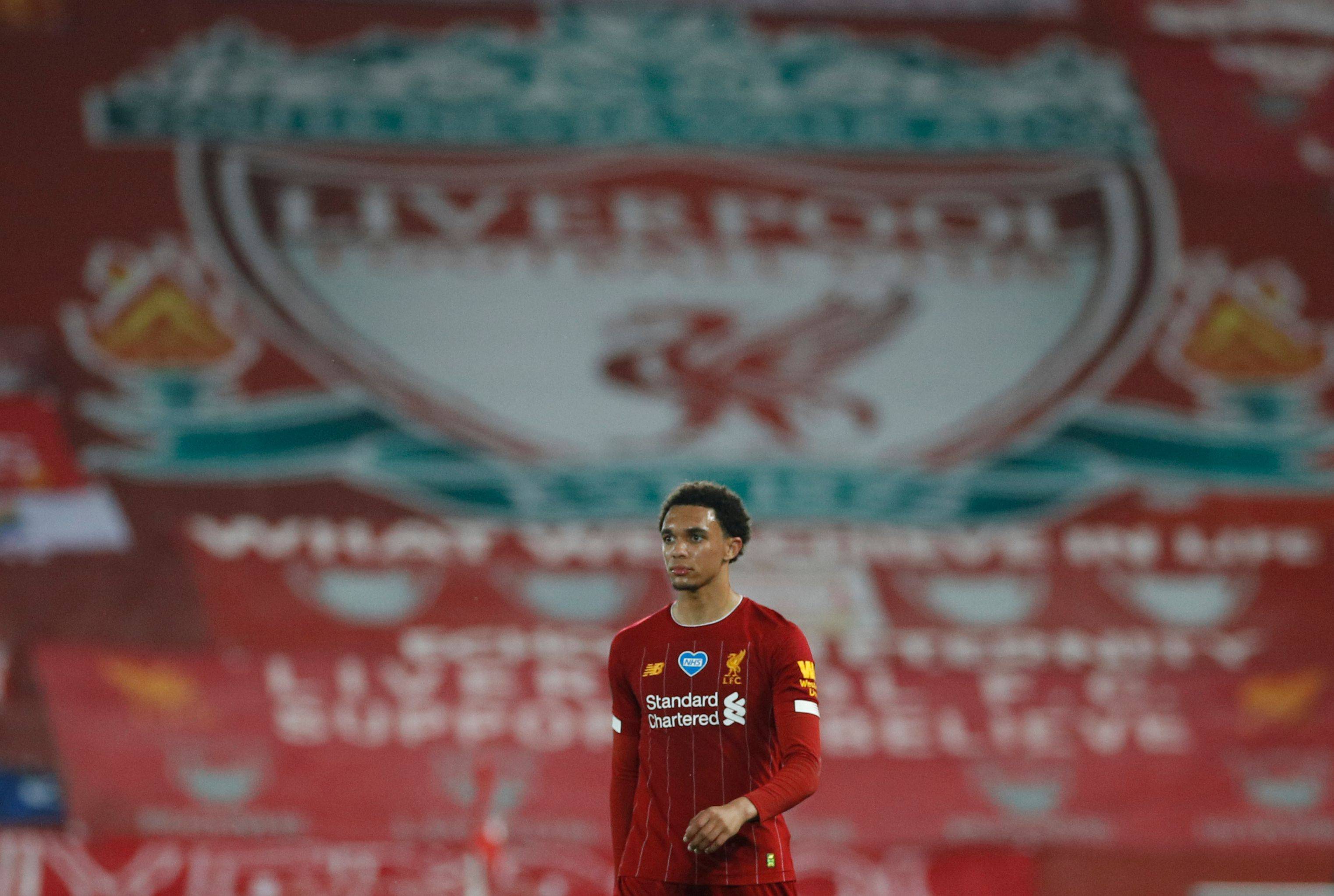 埃芬博格：希望未来乌尔比希成为拜仁一门，目前他是出色替补（埃芬博格：期待乌尔比希未来坐稳拜仁主力门将，当下他是可靠替补）