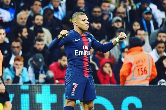 内雷斯边路传中显威，霍伊伦麦克托米奈双破门（内雷斯边路精准传中发威，霍伊伦、麦克托米奈双双建功）