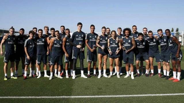 皇马四将染黄，贝林厄姆违规进场遭警告（皇马四人领黄，贝林厄姆违规入场被警告）