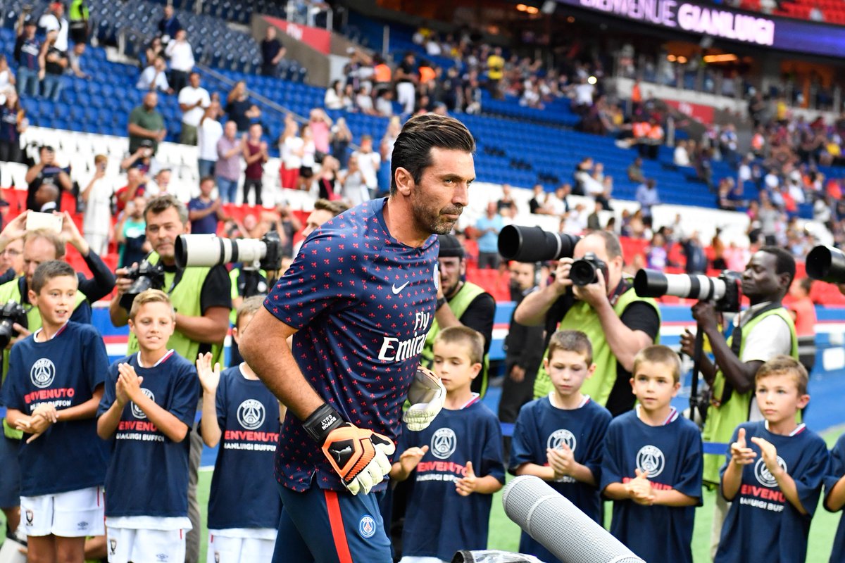 足球英超裁判再陷争议，赛后官方急发声明（英超裁判再惹争议，赛后官方火速回应）