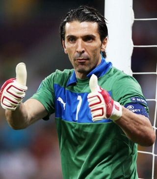 赛前发高烧，普利希奇比赛当天和球队会合并替补双响导演逆转（高烧仍出征！普利希奇临场合流替补梅开二度助队逆转）