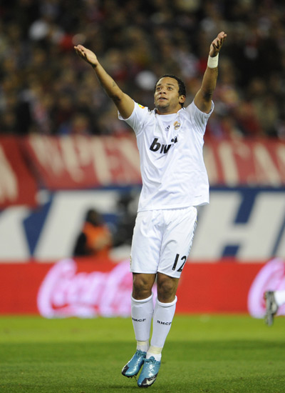 足球巴萨夏窗计划浮现，多名球员被列出售（巴萨夏窗计划出炉，多名球员将被挂牌出售）