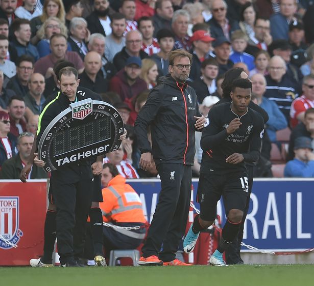 后卫身体对抗强度惊人，主帅盛赞