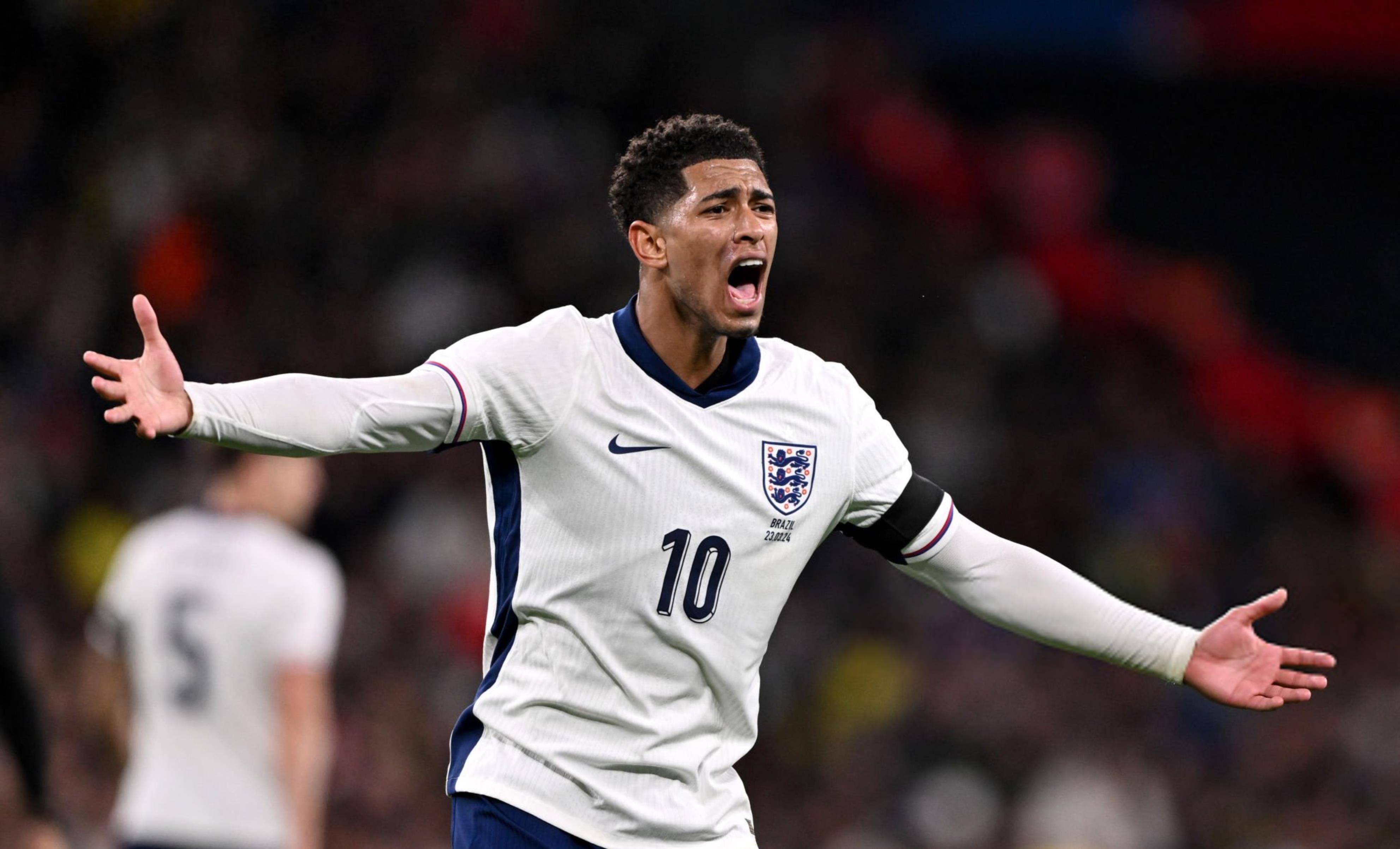 潘喜明打趣：我们训练压力比比赛大，比赛时听不见李导喊什么（潘喜明笑言：训练压力胜过比赛，场上根本听不清李导的喊话）