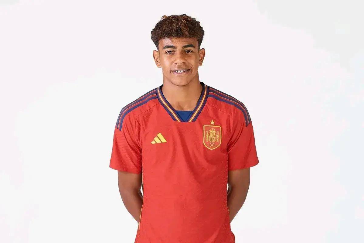 广东挺进8强，徐杰飙7记三分砍23分，杜锋战术奏效，下轮迎战卫冕冠军（广东闯入八强：徐杰7记三分砍23分，杜锋战术奏效，下轮挑战卫冕冠军）