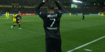 海纳谈于帕续约：以他目前表现，不奇怪其他俱乐部对他有兴趣（海纳谈于帕续约：以其当前表现，获其他俱乐部青睐并不意外）